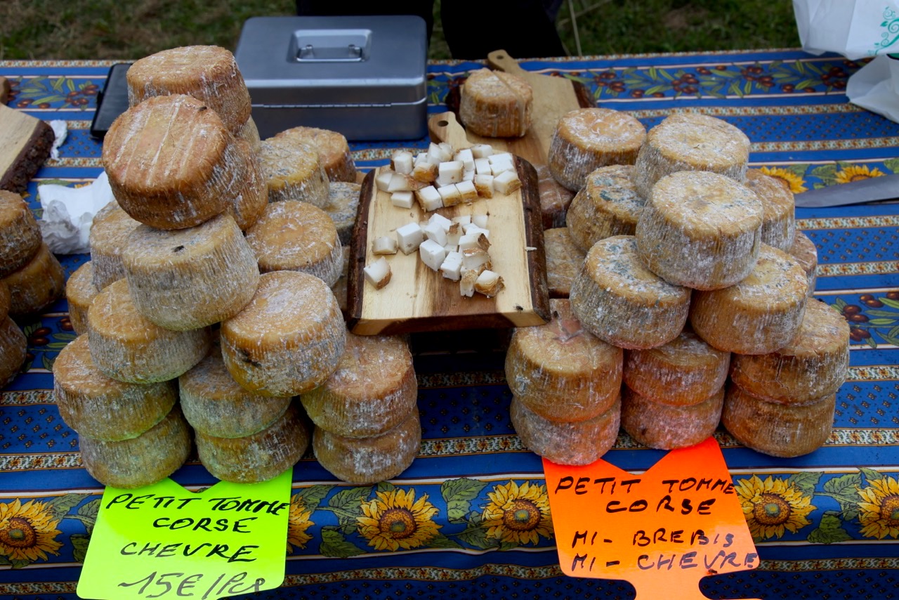 Korsika-Urlaub-Reise-Markt-Bravone-Käse