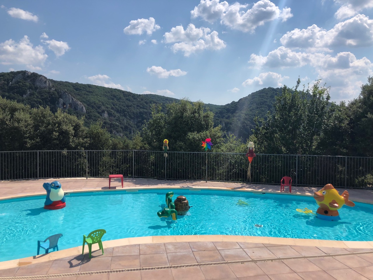 FKK-Urlaub-in-Frankreich-Domaine-de-la-Sabliere-Pool-für-Kinder
